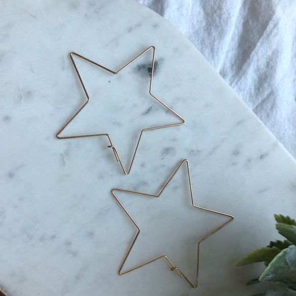 The Arielle - Dainty Statement Star Hoops - Picture 5 of 7